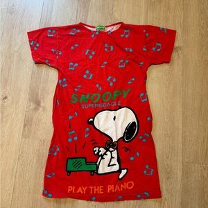 Vintage Snoopy 'Play the Piano' Red Graphic Nightdress *with pockets*!!!!